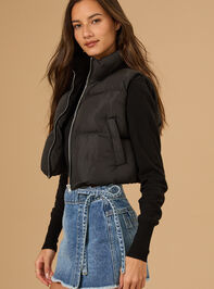 Nora Cropped Puffer Vest Detail 4 - TULLABEE