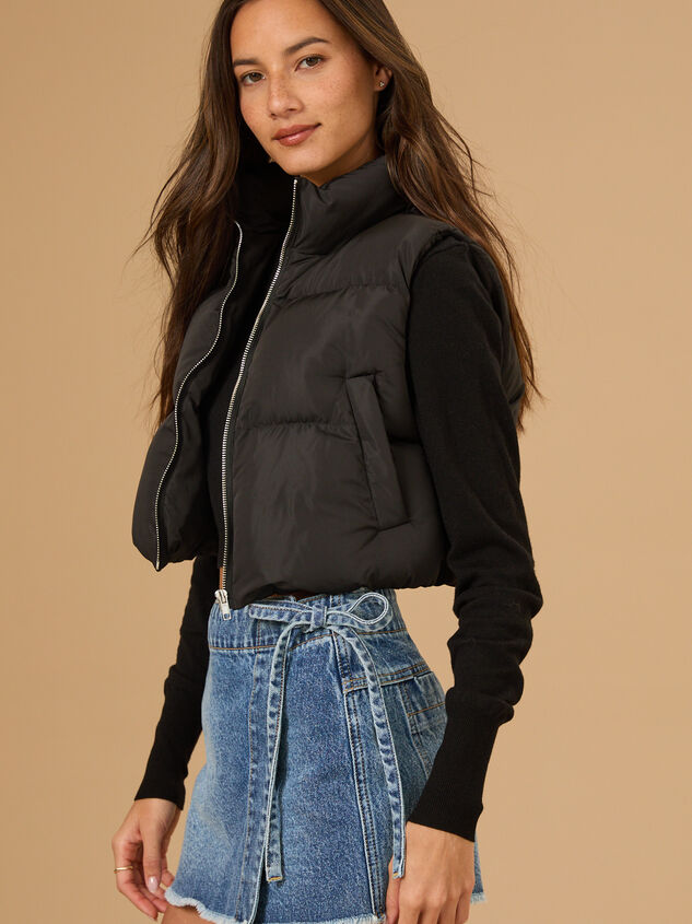 Nora Cropped Puffer Vest Detail 4 - TULLABEE