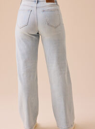 Denver Straight Leg Jeans Detail 5 - TULLABEE