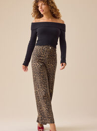 Vivianne Off-Shoulder Sweater Detail 3 - TULLABEE