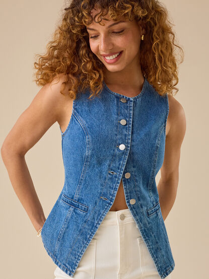 Daisy Button Up Denim Vest - TULLABEE