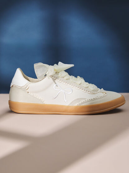 Julie Bow Lace Sneakers - TULLABEE