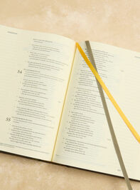 Hosanna Revival Notetaking Bible- Florence Theme Detail 3 - TULLABEE