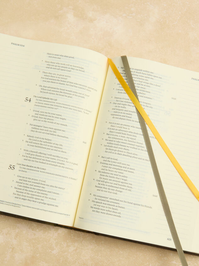 Hosanna Revival Notetaking Bible- Florence Theme Detail 3 - TULLABEE