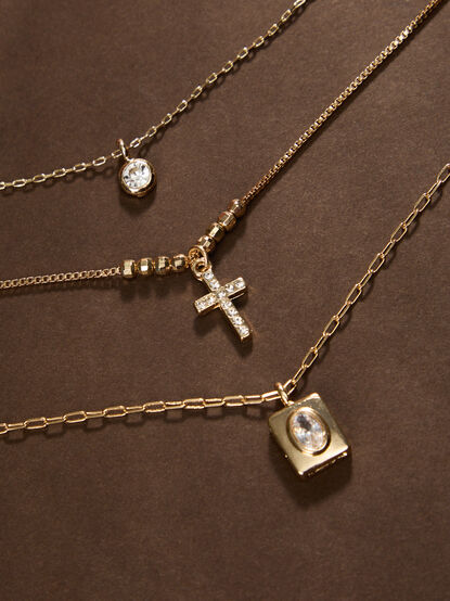 Layered Cross Charm Necklace - TULLABEE