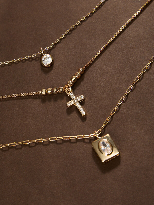 Layered Cross Charm Necklace Detail 2 - TULLABEE