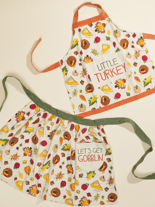 Mommy and Me Thanksgiving Apron Set Detail 2 - TULLABEE