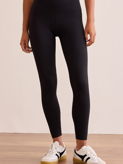 Power Pose Leggings - TULLABEE