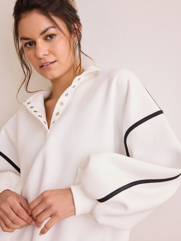Peak Contrast Balloon Sleeve Pullover Detail 3 - TULLABEE