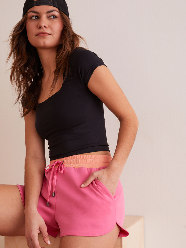 Square Up Short Sleeve Top Detail 2 - TULLABEE