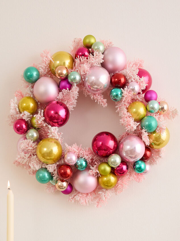 Pink Flocked Wreath Detail 3 - TULLABEE
