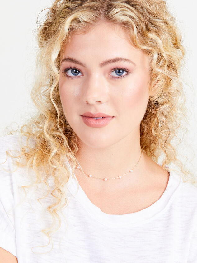 18k Gold Pearl Charm Necklace Detail 5 - TULLABEE