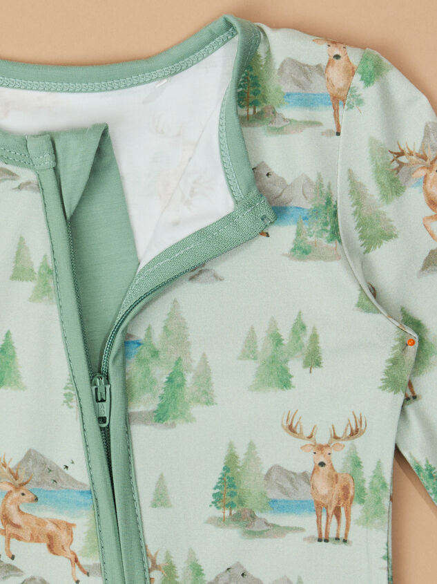 Buck Deer Footie Detail 3 - TULLABEE