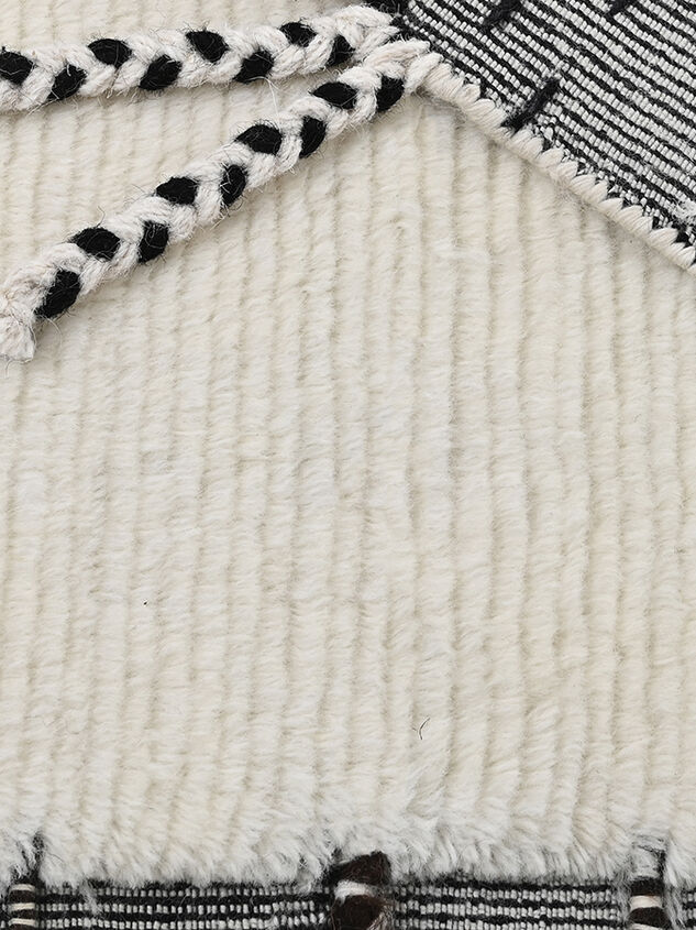 Senna Handknotted Rug Detail 6 - TULLABEE