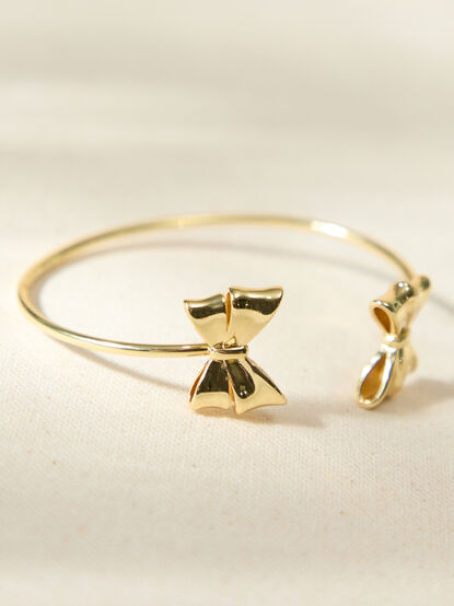 Statement Bow Cuff Bracelet - TULLABEE