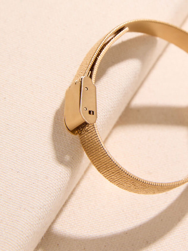 Mesh Textured Square Face Watch Detail 2 - TULLABEE