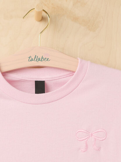 Embroidered Bow Mama Tee - TULLABEE