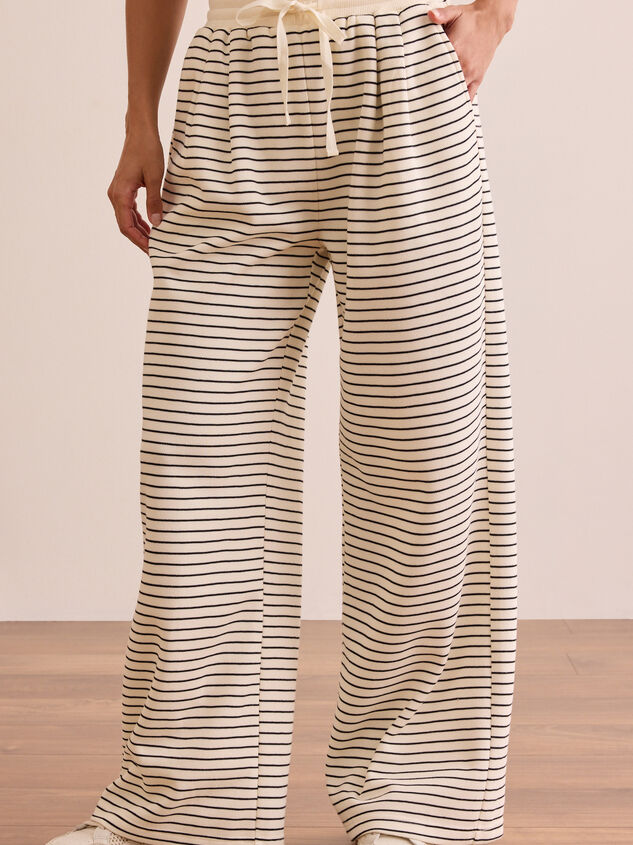 Stride Lounge Pants Detail 3 - TULLABEE