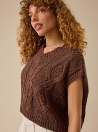 Rowlan Cable Knit Vest Detail 3 - TULLABEE