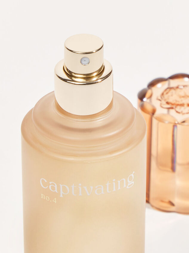 Captivating Body Mist Detail 2 - TULLABEE