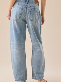 Jasper Mid Rise Barrel Jeans Detail 5 - TULLABEE