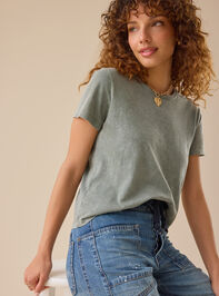 Kyla Girlfriend Tee Detail 3 - TULLABEE