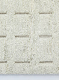 Yucca Handwoven Rug Detail 3 - TULLABEE