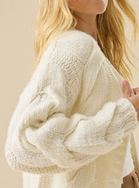 Jessa Cable Knit Cardigan Detail 4 - TULLABEE
