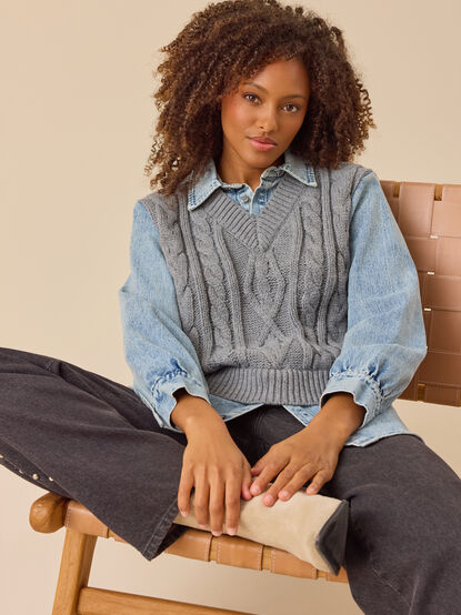 Amanda Cable Denim Mixed Pullover - TULLABEE