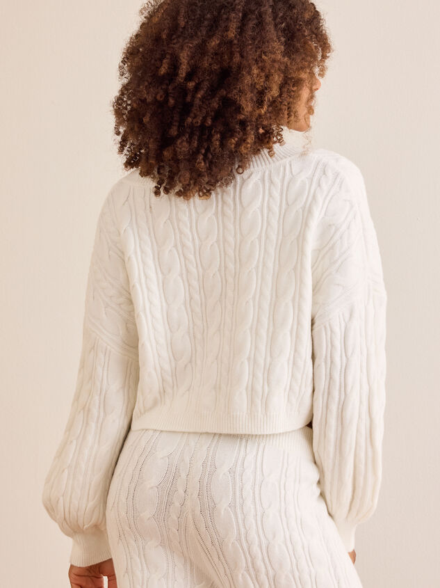 Dreamline Cable Knit Sweater Detail 4 - TULLABEE