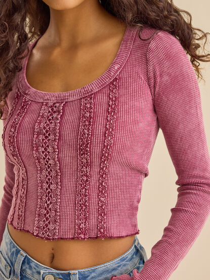 Vada Thermal Lace Crop Top - TULLABEE