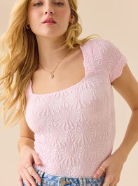 Blaire Short Sleeve Seamless Floral Tee Detail 3 - TULLABEE
