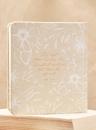 Hosanna Revival Prayer Journal - Cordova Theme Detail 4 - TULLABEE