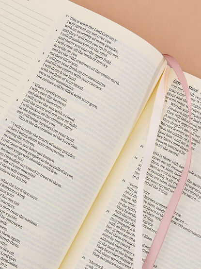 Hosanna Revival Notetaking Bible- Mauve Flower - TULLABEE