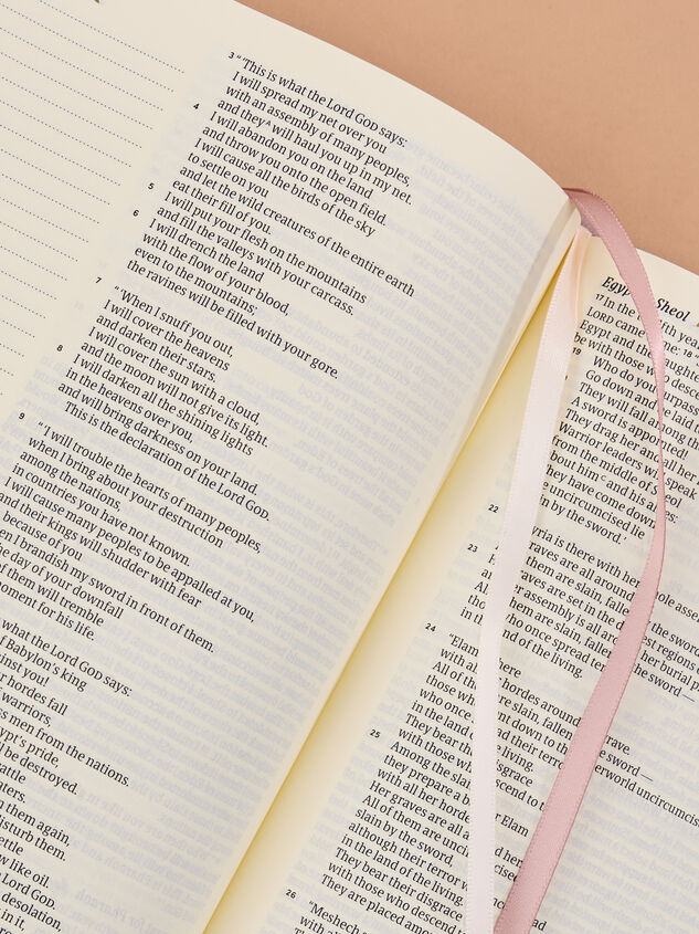 Hosanna Revival Notetaking Bible- Mauve Flower Detail 2 - TULLABEE