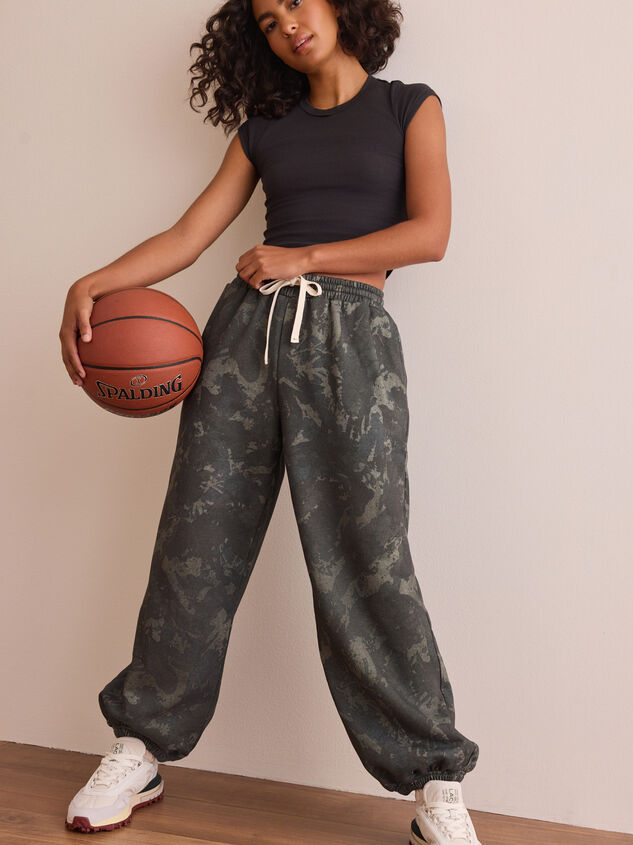 Recharge Camo Joggers Detail 5 - TULLABEE