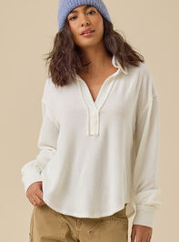 Kayleigh Ribbed Oversized Top Detail 2 - TULLABEE