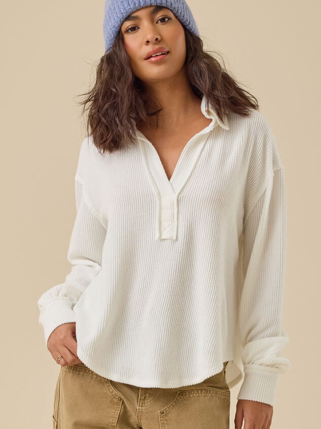 Kayleigh Ribbed Oversized Top Detail 2 - TULLABEE