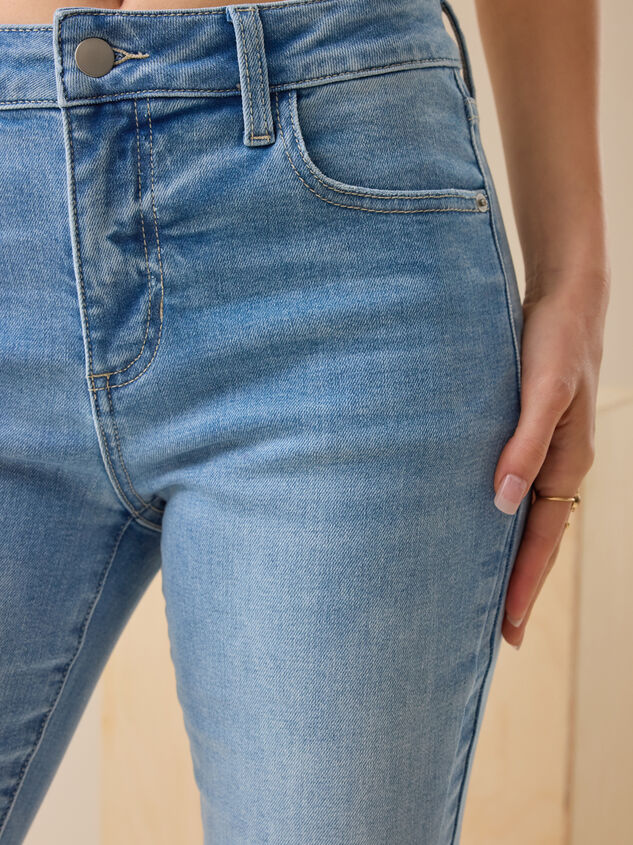 Carrie Flared Jeans Detail 3 - TULLABEE