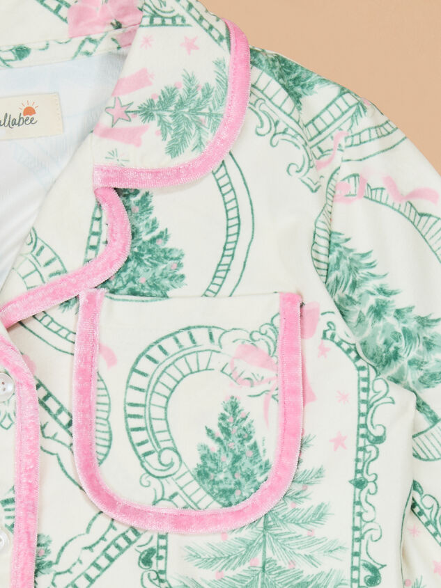 Evergreen Dreams Pajama Set Detail 3 - TULLABEE