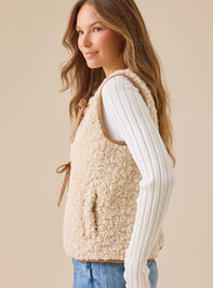 Edith Sherpa Tie Vest Detail 4 - TULLABEE