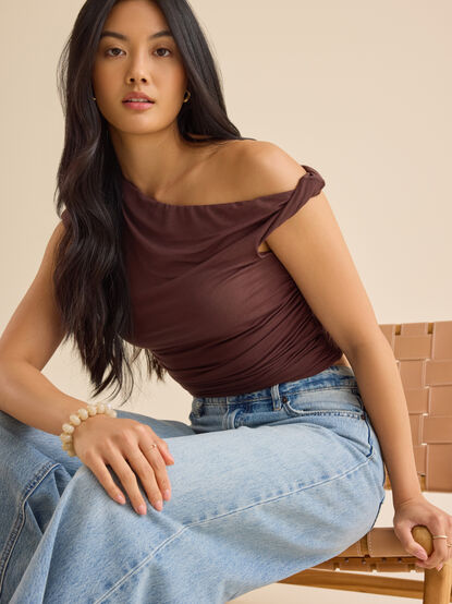 Shayla Asymmetrical Top - TULLABEE