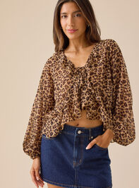 Britt Bow Denim Skirt Detail 4 - TULLABEE
