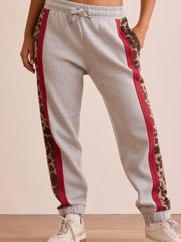 Too Fast Leopard Joggers Detail 3 - TULLABEE