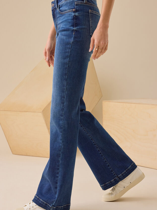 Elena Boot Cut Jeans Detail 4 - TULLABEE