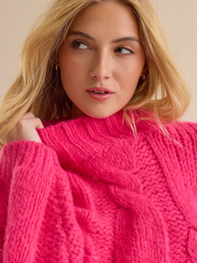 Lucie Oversized Cable Knit Sweater Detail 3 - TULLABEE