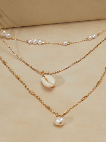 Layered Pearl & Shell Necklace - TULLABEE