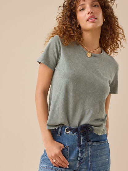 Kyla Girlfriend Tee - TULLABEE