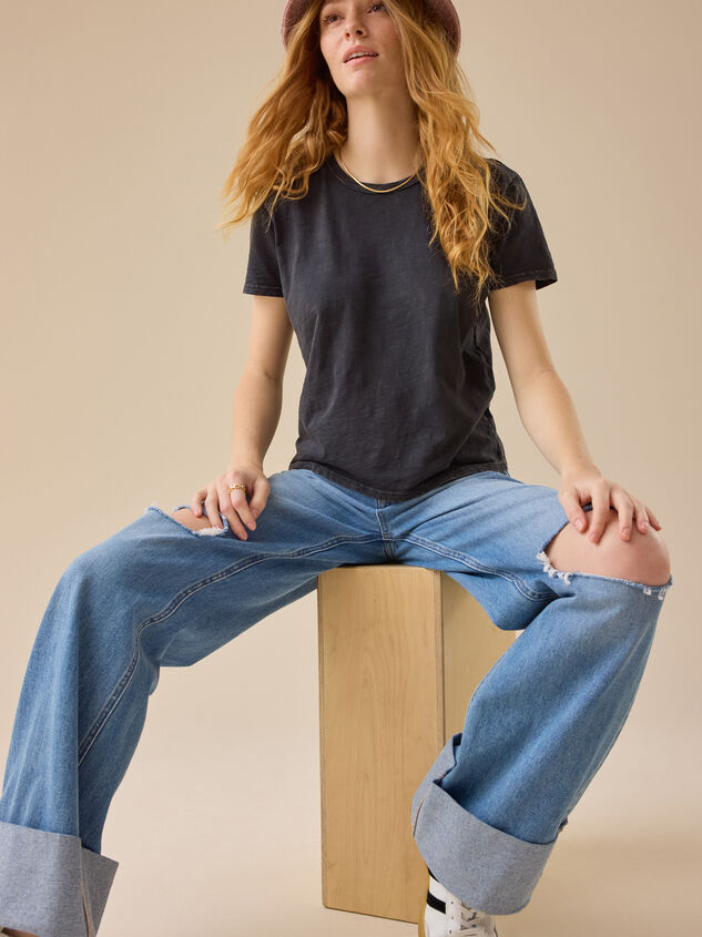Kyla Girlfriend Tee Detail 4 - TULLABEE