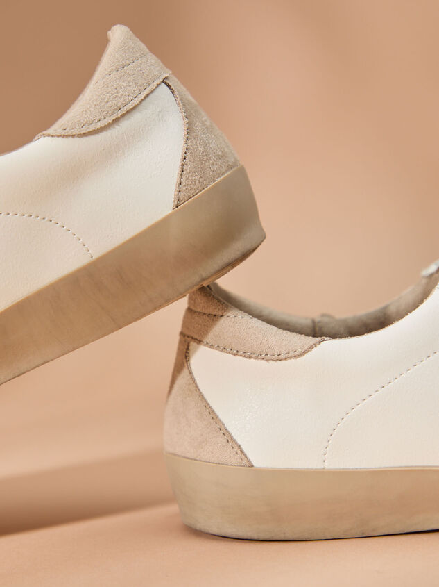 Mia Star Sneakers Detail 3 - TULLABEE
